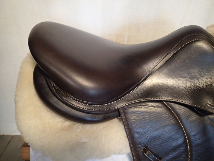 16.5" Voltaire Palm Beach Saddle - Full Buffalo - 2018 - 2A Flaps - 4.75" dot to dot - FIN Panels