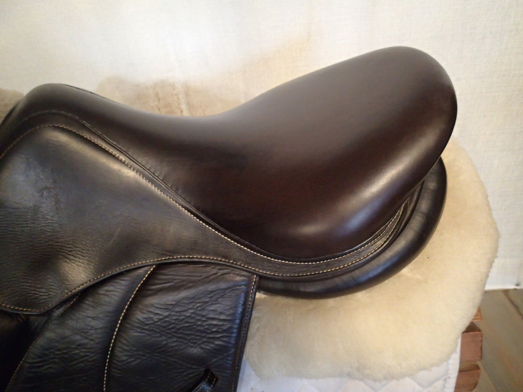 16.5" Voltaire Palm Beach Saddle - Full Buffalo - 2018 - 2A Flaps - 4.75" dot to dot - FIN Panels