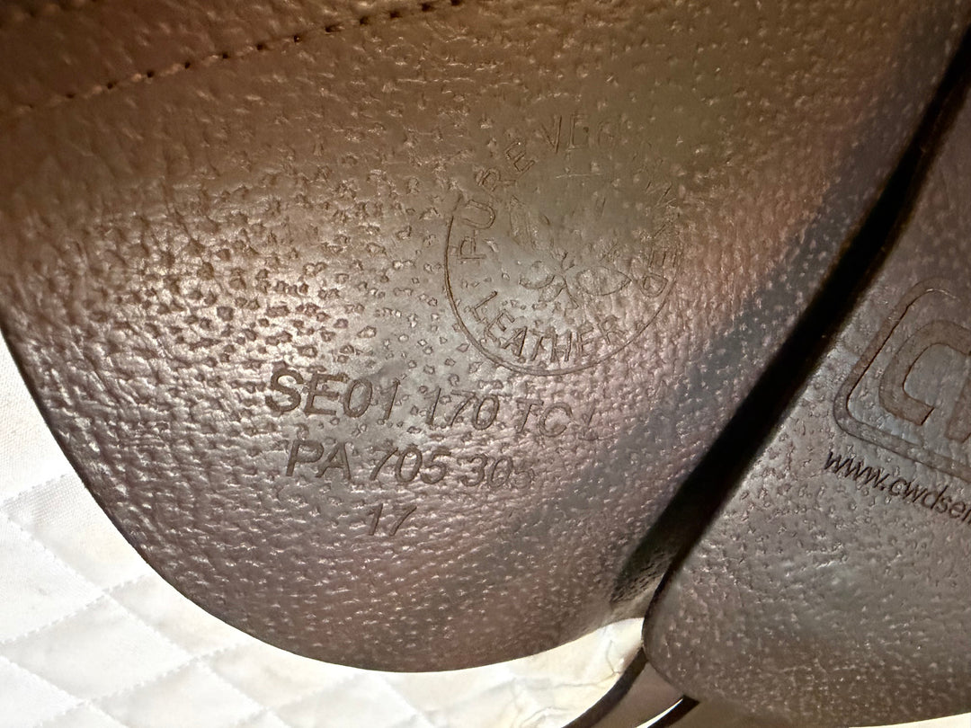 17" CWD Saddle - 2017 - 1L Flaps - SE01 - 4.5" dot to dot (495)