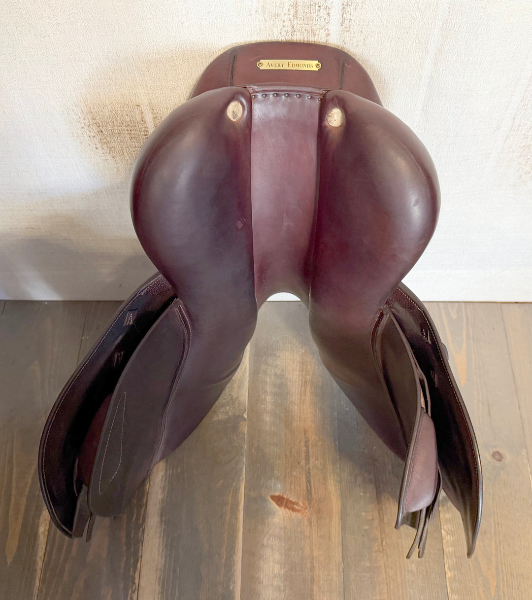 17" CWD Saddle - 2017 - 1L Flaps - SE01 - 4.5" dot to dot (495)