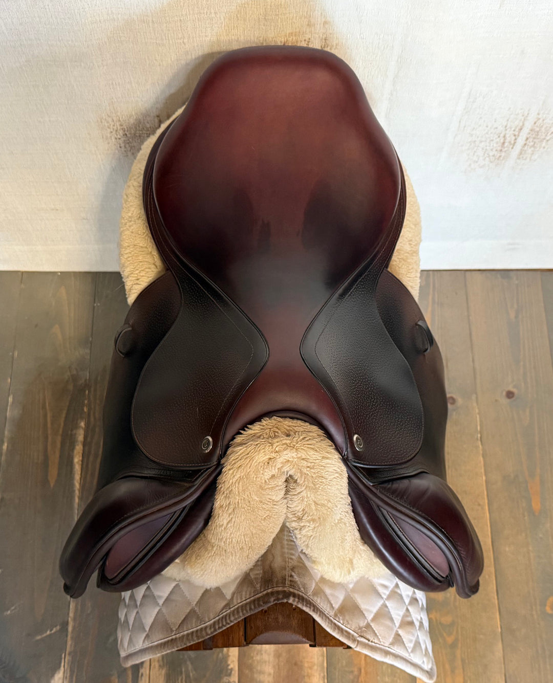 17" CWD Saddle - 2017 - 1L Flaps - SE01 - 4.5" dot to dot (495)