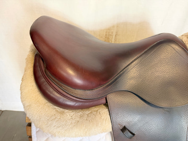 17" CWD Saddle - 2017 - 1L Flaps - SE01 - 4.5" dot to dot (495)