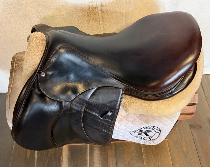 18" Voltaire Palm Beach Saddle - Full Buffalo - 2015 - 3A Flaps - 5" dot to dot - Pro Panels (498)