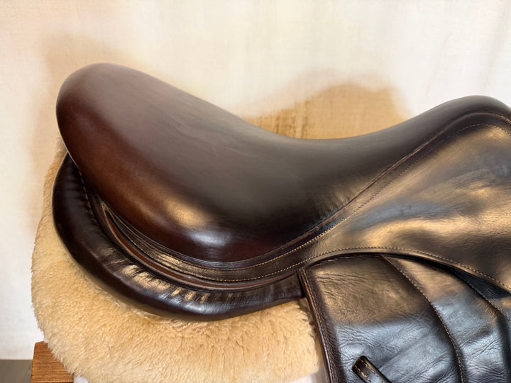 18" Voltaire Palm Beach Saddle - Full Buffalo - 2015 - 3A Flaps - 5" dot to dot - Pro Panels (498)