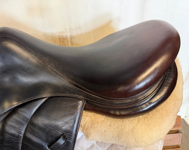 18" Voltaire Palm Beach Saddle - Full Buffalo - 2015 - 3A Flaps - 5" dot to dot - Pro Panels (498)