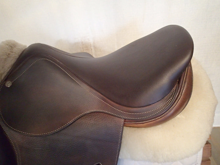 16.5" Antares DJ Saddle - Full Buffalo - 2013 - 2A Flaps - 4.5" dot to dot