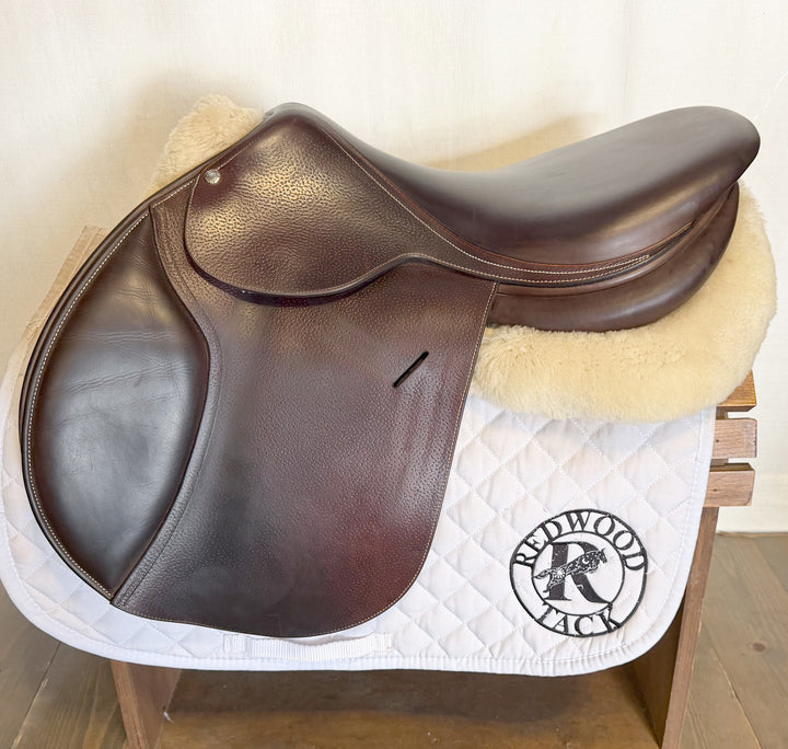 18" Butet Saddle - 2020 - P Seat - 2 Flaps - 4.25" dot to dot (504)