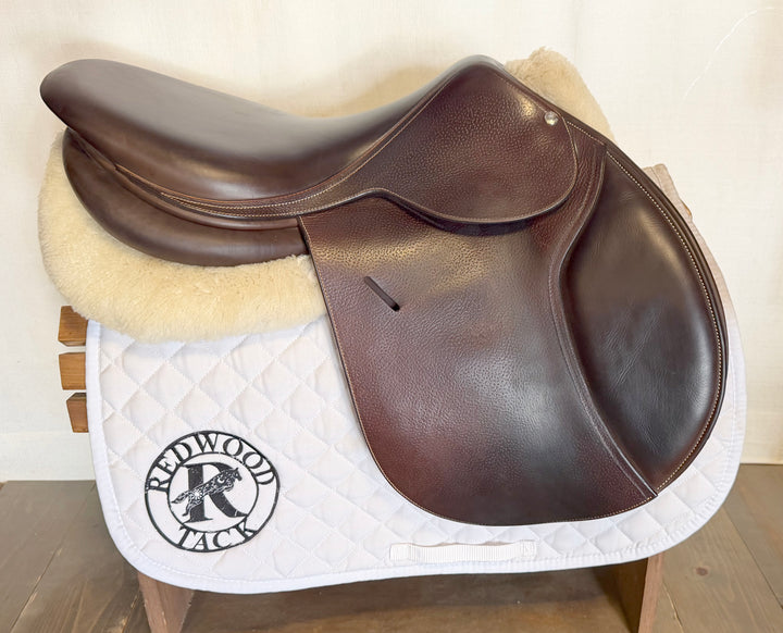 18" Butet Saddle - 2020 - P Seat - 2 Flaps - 4.25" dot to dot (504)