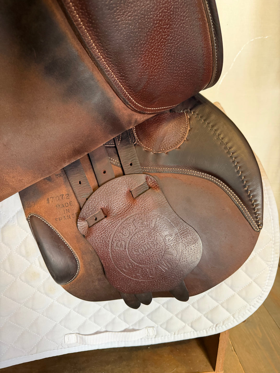 18" Butet Saddle - 2020 - P Seat - 2 Flaps - 4.25" dot to dot (504)