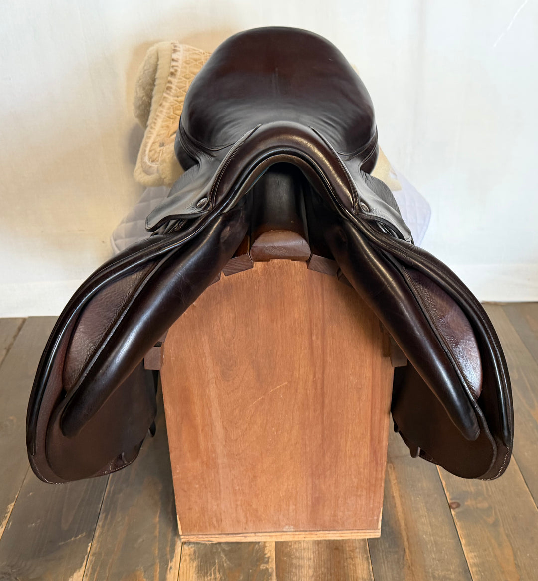 17.5" Voltaire Palm Beach Saddle - Full Buffalo - 2022 - 3AA Flaps - 4.75" dot to dot - Pro Panels (505)