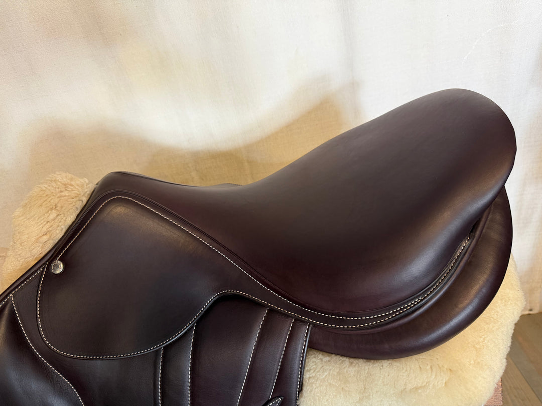 18.5" Butet Premium Saddle - Full Calfskin - 2024 - L Seat - 4.5C Flaps - 4.5" dot to dot (506)