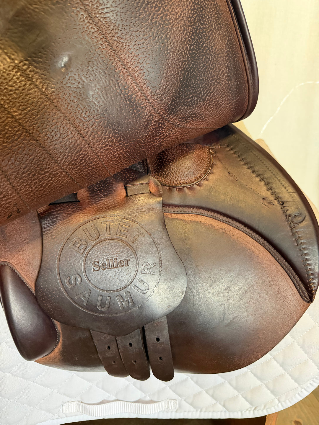 17" Butet Premium Saddle - Full Calfskin - 2022 - L Seat - 2.25L Flaps - 4.25" dot to dot (507)