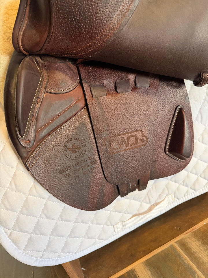 17" CWD Saddle - 2022 - 2L Flaps - SE03 (508)