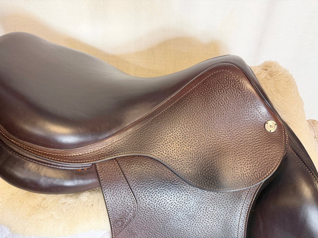 17" CWD Saddle - 2022 - 2L Flaps - SE03 (508)