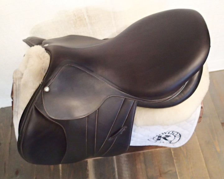 17.5" Butet Premium Saddle - Full Calfskin - 2024 - L Seat - 2.25 Flaps - 4.25" dot to dot