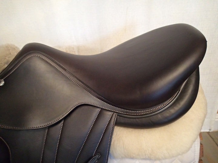 17.5" Butet Premium Saddle - Full Calfskin - 2024 - L Seat - 2.25 Flaps - 4.25" dot to dot