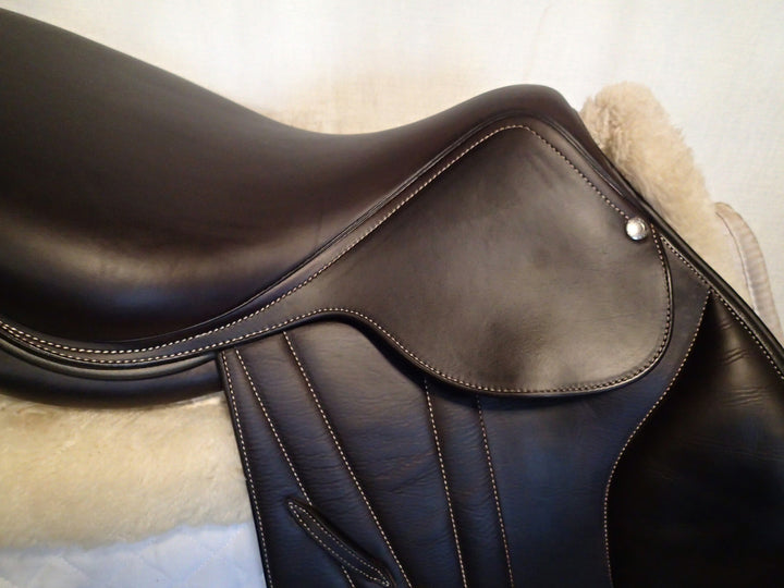 17.5" Butet Premium Saddle - Full Calfskin - 2024 - L Seat - 2.25 Flaps - 4.25" dot to dot