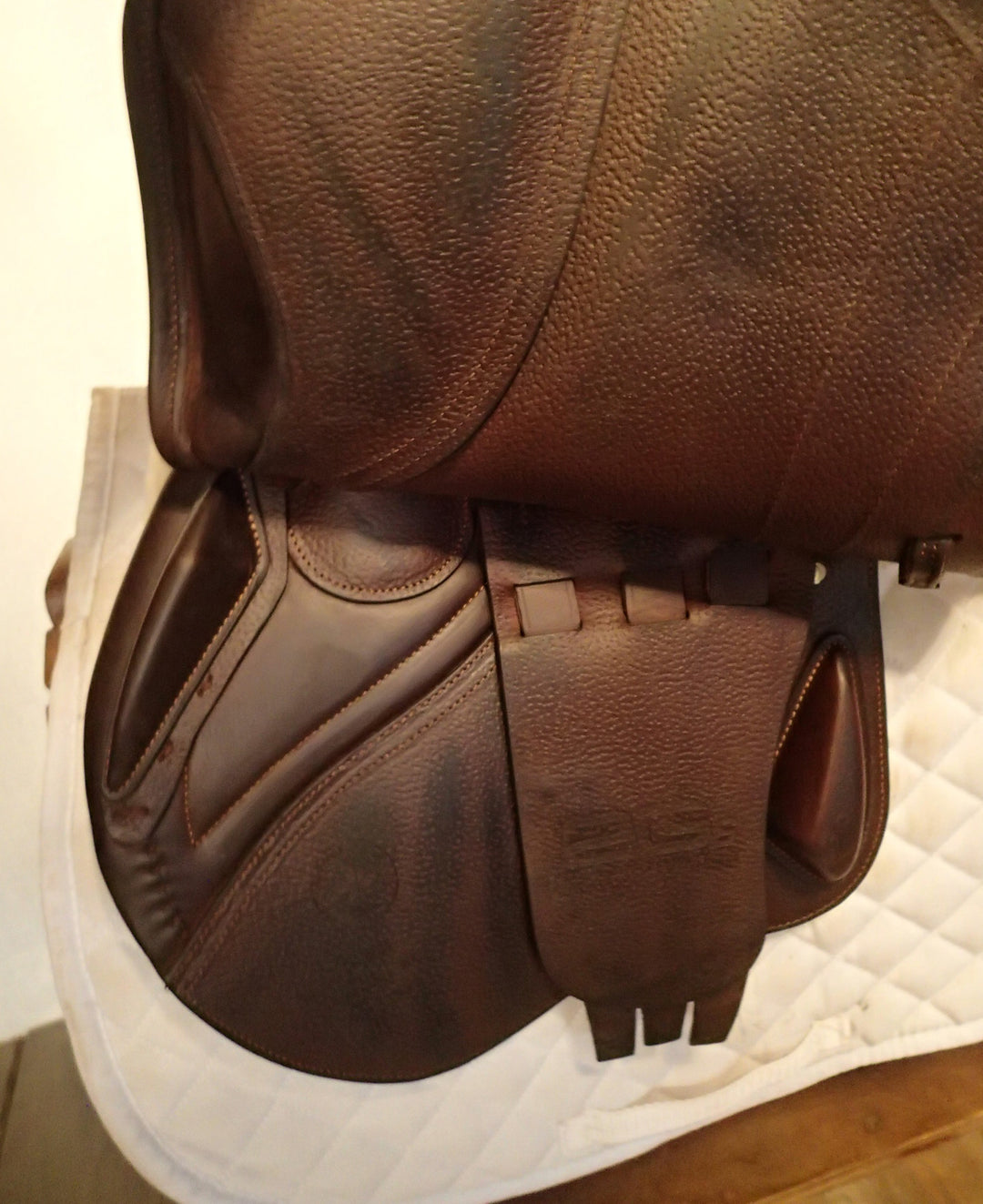 17.5" CWD Hunter Mademoiselle 2Gs Saddle - Full Buffalo - 2022 - 2CH Flaps - SE38