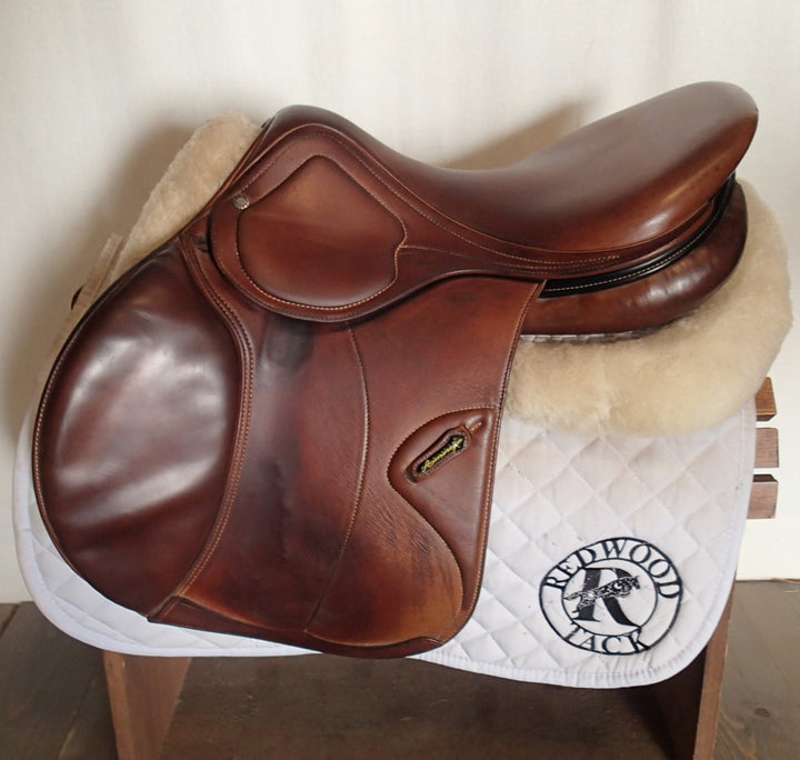 17.5" Amerigo Pinerolo Close Contact Jump Saddle - Full Buffalo - Wool Flocked - 2015 - 5" dot to dot