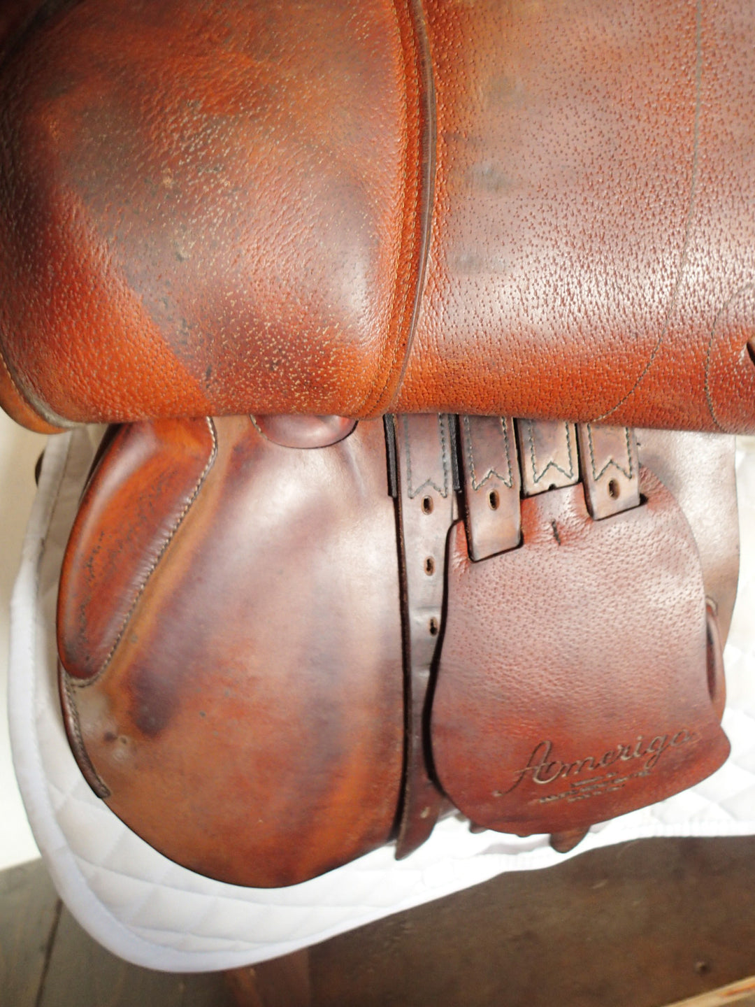 17.5" Amerigo Pinerolo Close Contact Jump Saddle - Full Buffalo - Wool Flocked - 2015 - 5" dot to dot