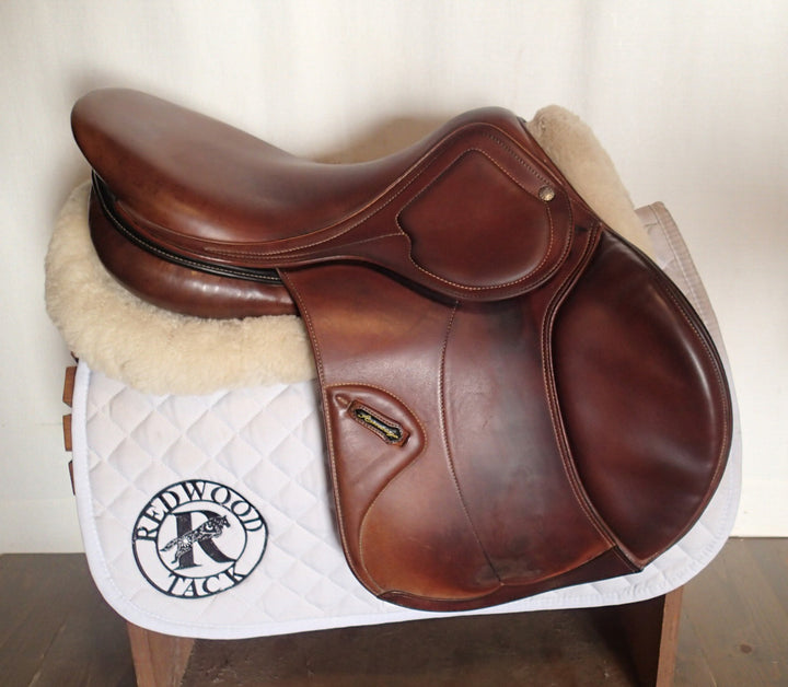 17.5" Amerigo Pinerolo Close Contact Jump Saddle - Full Buffalo - Wool Flocked - 2015 - 5" dot to dot