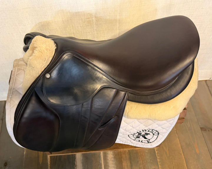 18" Butet Premium Saddle - Full Calfskin - 2025 - 2.25 Flaps - L Seat - 4.25" dot to dot (520)