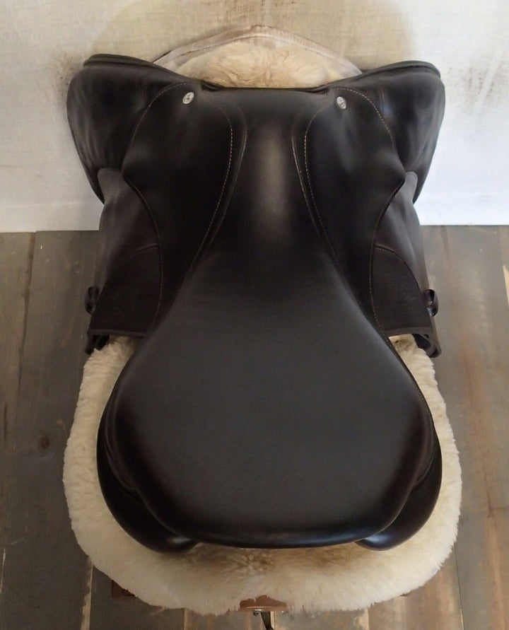 18" Voltaire Stuttgart Saddle - 2018 - 4A Flaps - 4.75" dot to dot - Pro Panels