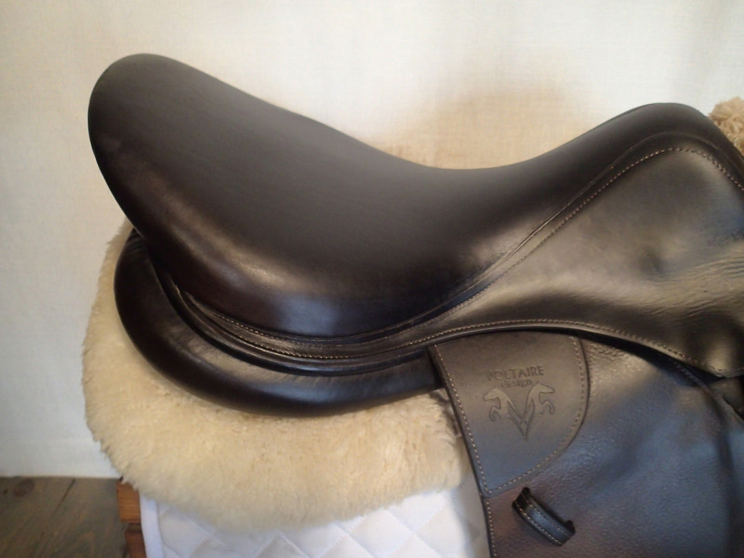 18" Voltaire Stuttgart Saddle - 2018 - 4A Flaps - 4.75" dot to dot - Pro Panels