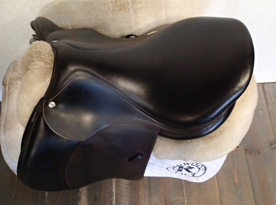 17" Voltaire Stuttgart Saddle - 2018 - 2 Flaps - 4.75" dot to dot - Pro Panels