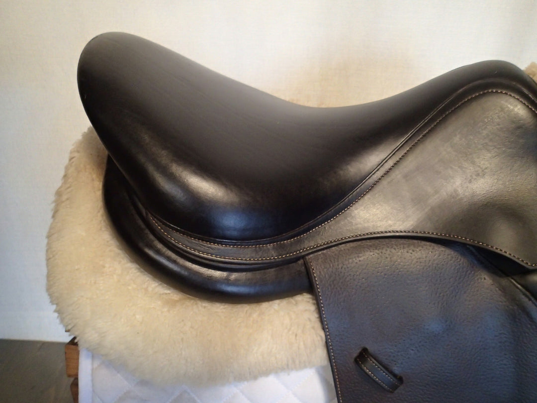 17" Voltaire Stuttgart Saddle - 2018 - 2 Flaps - 4.75" dot to dot - Pro Panels