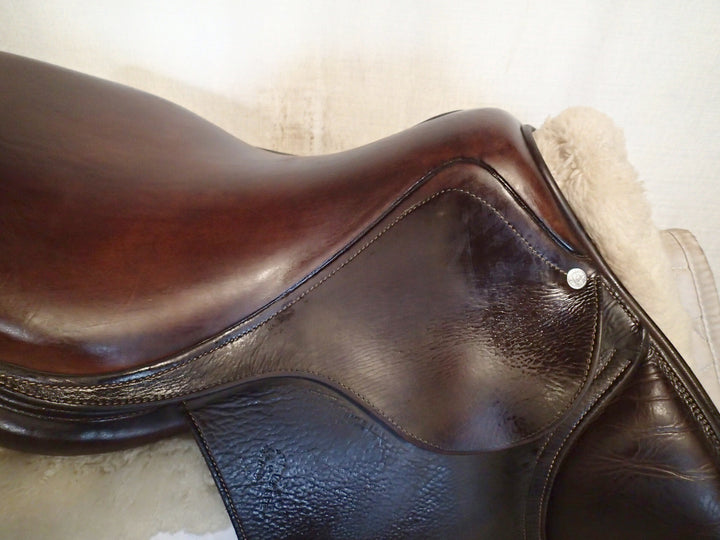 17.5" Antares Connexion Saddle - 2016 - Full Buffalo - 2N Flaps - 4.75" dot to dot