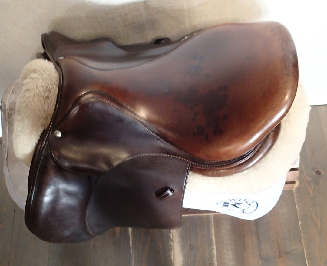 17" Voltaire Stuttgart Saddle - 2015 - 2 Flaps - 5" dot to dot - FIN Panels