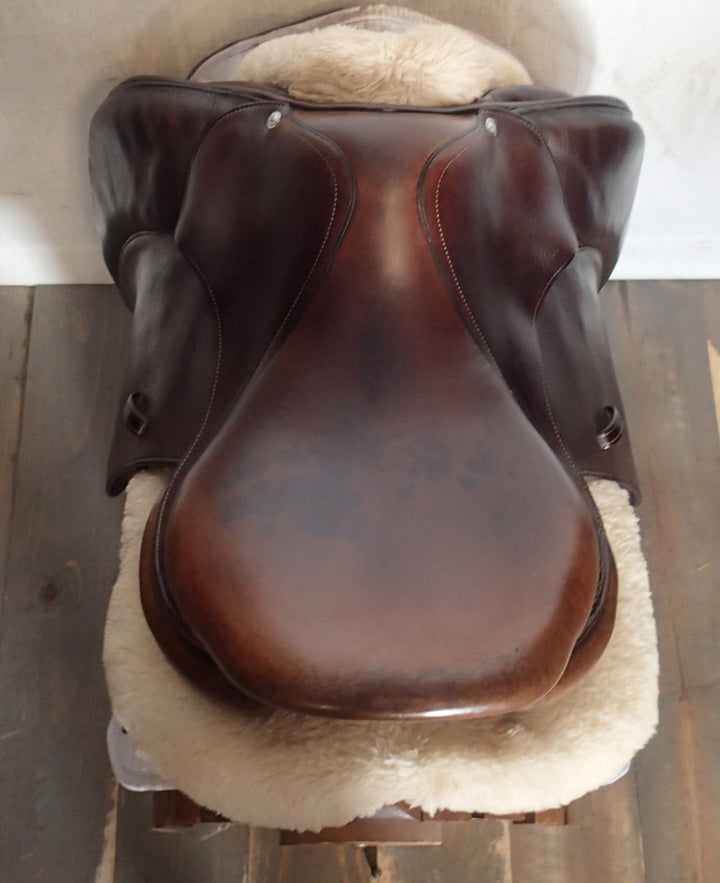 17" Voltaire Stuttgart Saddle - 2015 - 2 Flaps - 5" dot to dot - FIN Panels