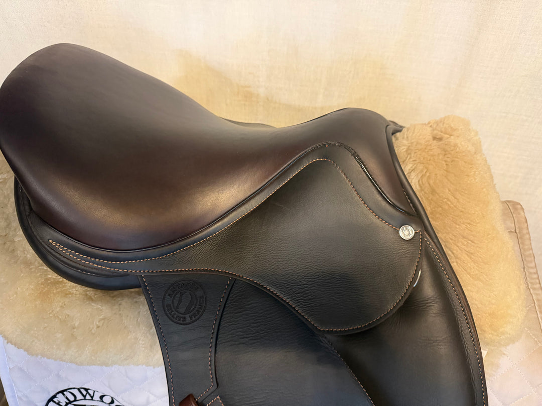 15.5" Antares Hero Junior Saddle - Full Buffalo - 2023 - 5" dot to dot (547)