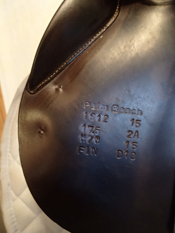 17.5" Voltaire Palm Beach Saddle - Full Buffalo - 2015 - 2A Flaps - 4.75" dot to dot - FIN Panels