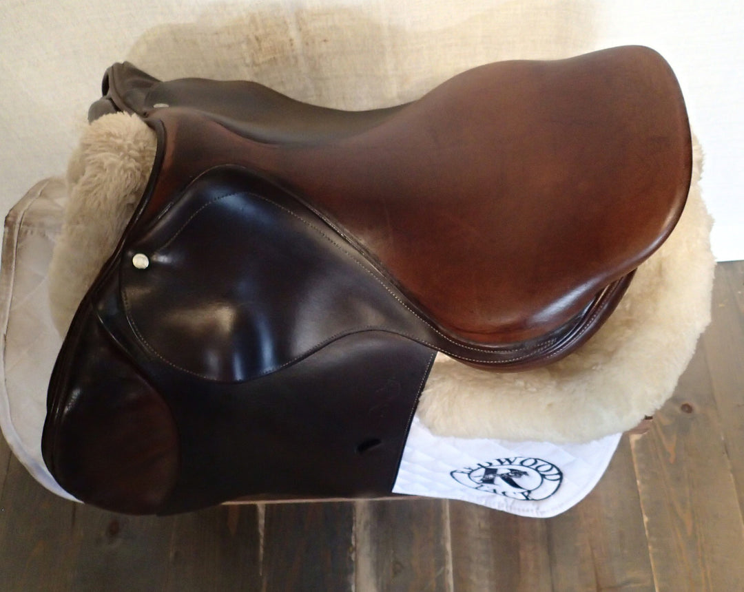 17" Antares Saddle - 2001 - 2 Flaps - 4.25" dot to dot