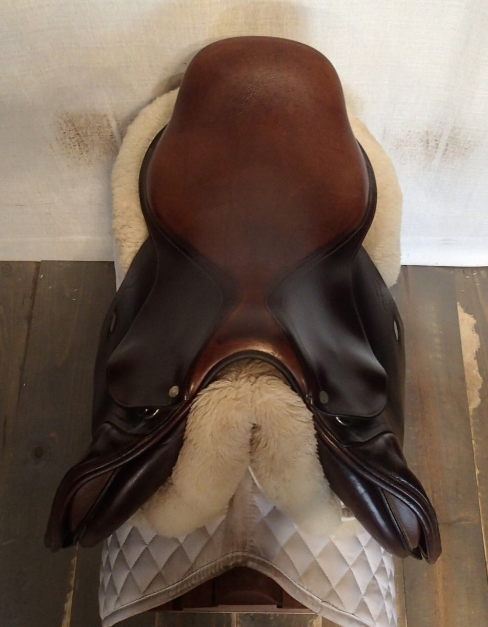 17" Antares Saddle - 2001 - 2 Flaps - 4.25" dot to dot