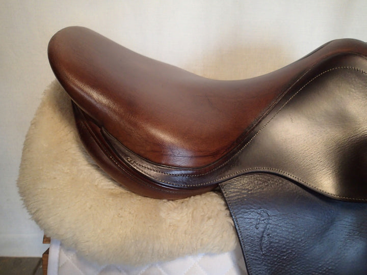 17" Antares Saddle - 2001 - 2 Flaps - 4.25" dot to dot