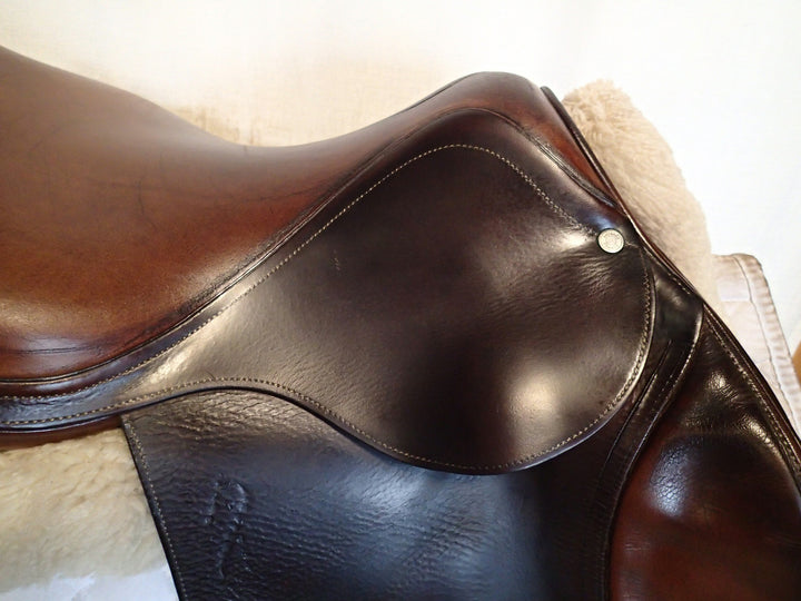 17" Antares Saddle - 2001 - 2 Flaps - 4.25" dot to dot