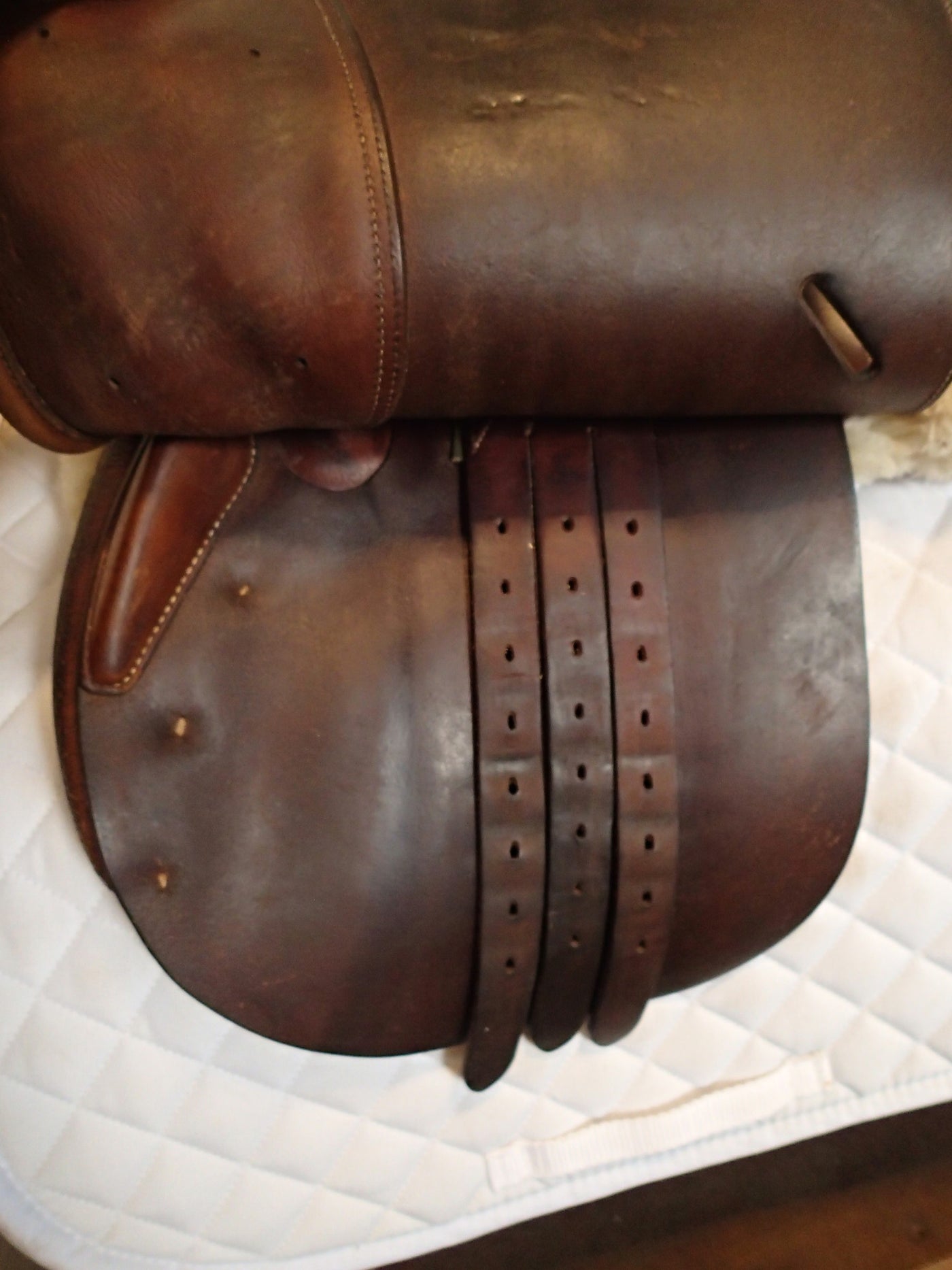 17" Butet Saddle - 1994 - L Seat - 1 Flaps - 4" dot to dot