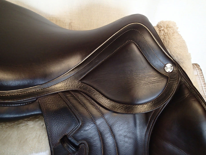 17.5" CWD Mademoiselle 2Gs Saddle - Full Buffalo - 2019 - 2L Flaps - SE32 - Pro Panels