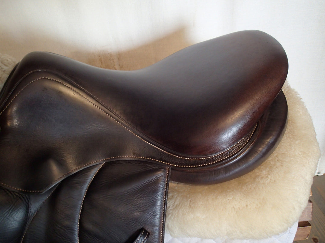 16.5" Voltaire Palm Beach Saddle - Full Buffalo - 2018 - 1A Flaps - 4.75" dot to dot - Pro Panels