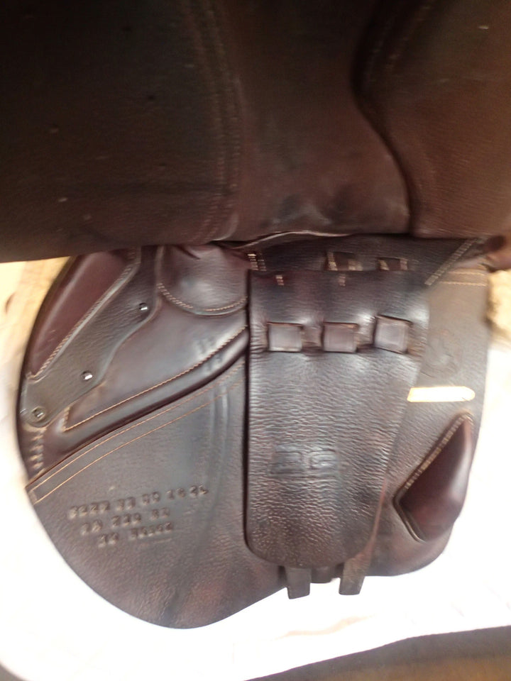 17" CWD Hunter 2Gs Saddle - 2016 - 2L Flaps - SE29 - 4.75" dot to dot