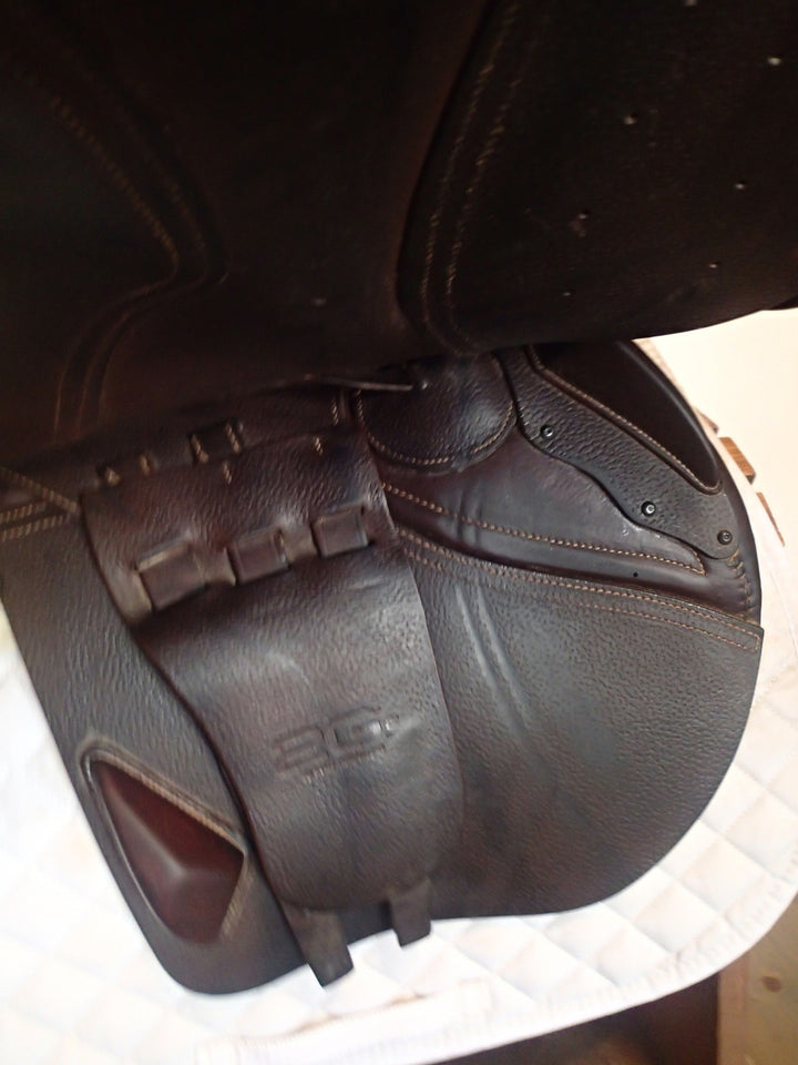 17" CWD Hunter 2Gs Saddle - 2016 - 2L Flaps - SE29 - 4.75" dot to dot