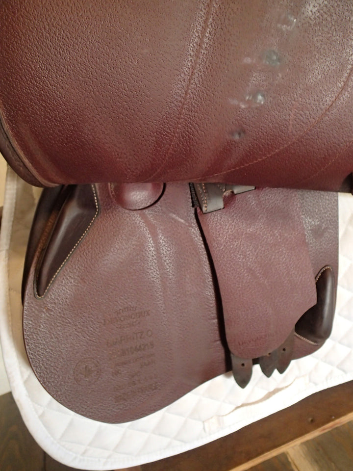 18" Devoucoux Biarritz O Saddle - Full Buffalo - 2023 - 3AAR Flaps - 4.5" dot to dot