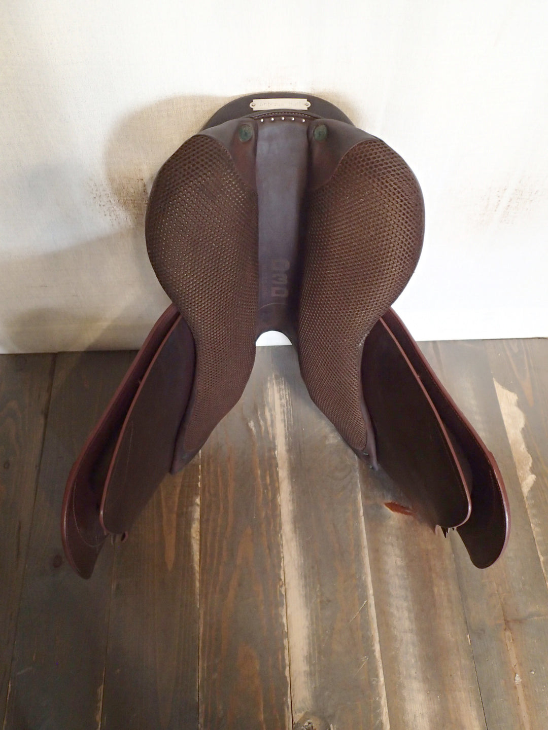 18" Devoucoux Biarritz O Saddle - Full Buffalo - 2023 - 3AAR Flaps - 4.5" dot to dot