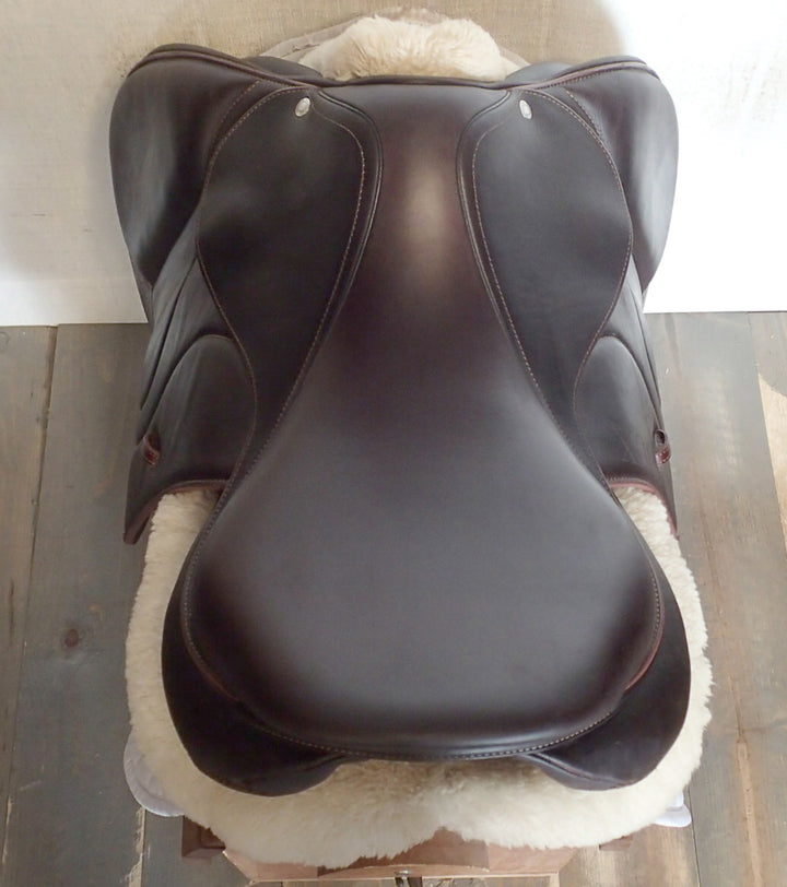 18" Devoucoux Biarritz O Saddle - Full Buffalo - 2023 - 3AAR Flaps - 4.5" dot to dot