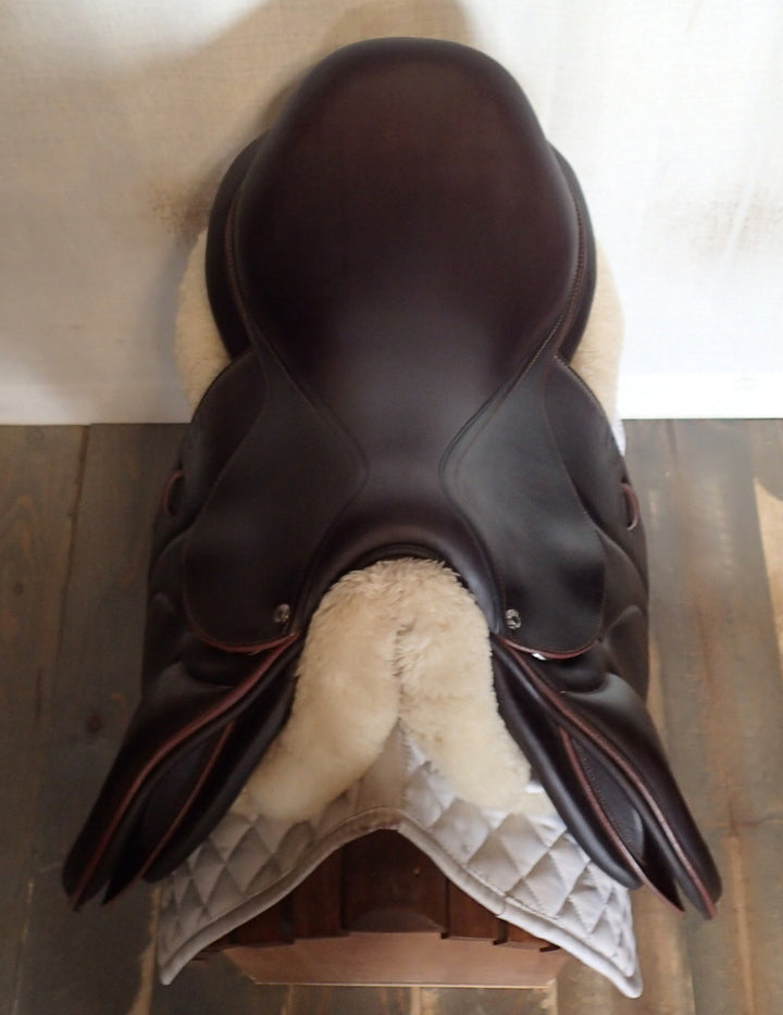 18" Devoucoux Biarritz O Saddle - Full Buffalo - 2023 - 3AAR Flaps - 4.5" dot to dot