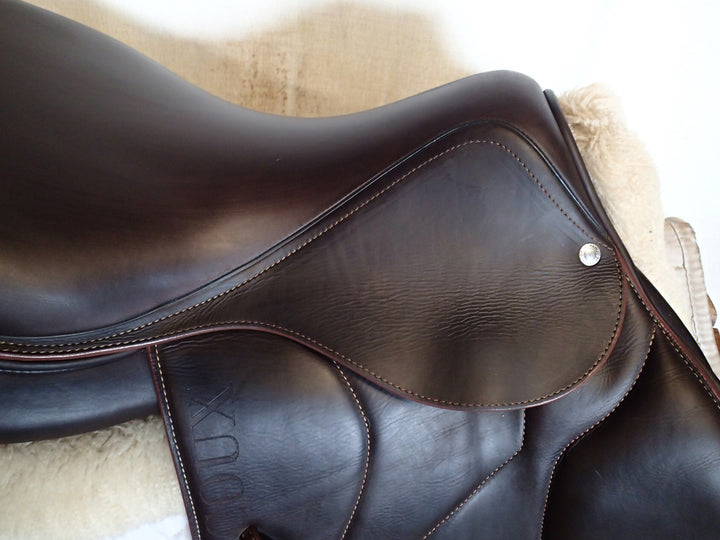 18" Devoucoux Biarritz O Saddle - Full Buffalo - 2023 - 3AAR Flaps - 4.5" dot to dot