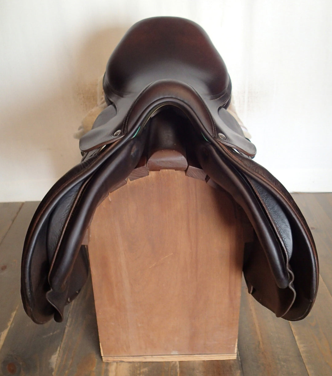 17.5 Voltaire Palm Beach Saddle - Full Buffalo - 2014 - 3AA Flaps - 4.75" dot to dot - Pro Panels